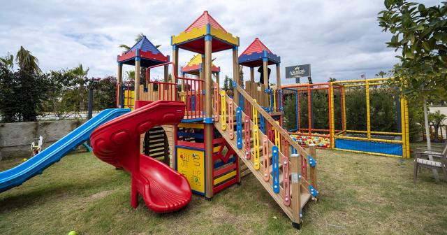 Arnor-Deluxe-Hotel-and-Spa-KIDS-PLAYGROUND
