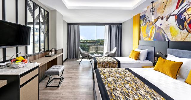 Arnor-Deluxe-Hotel-and-Spa-ROOM