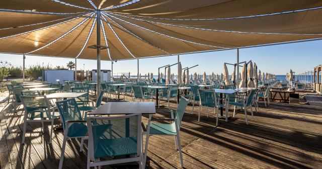 Arnor-Deluxe-Hotel-and-Spa-BEACH-BAR
