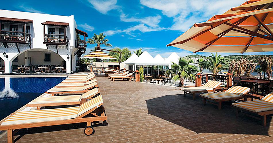 Costa-Bitezhan-SUNBEDS-01
