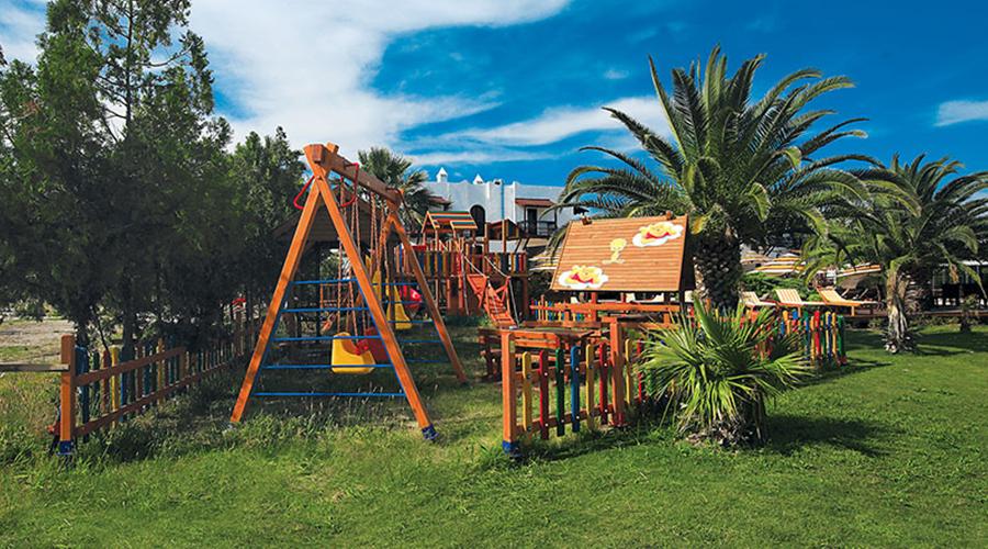 Costa-Bitezhan-2024-PLAYGROUND-02