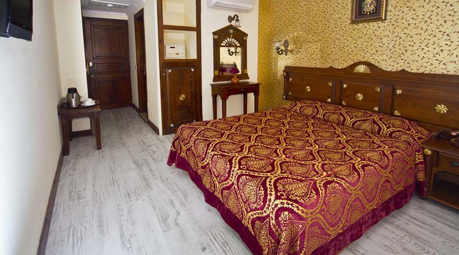 Costa-Bitezhan-2024-ROOM-02
