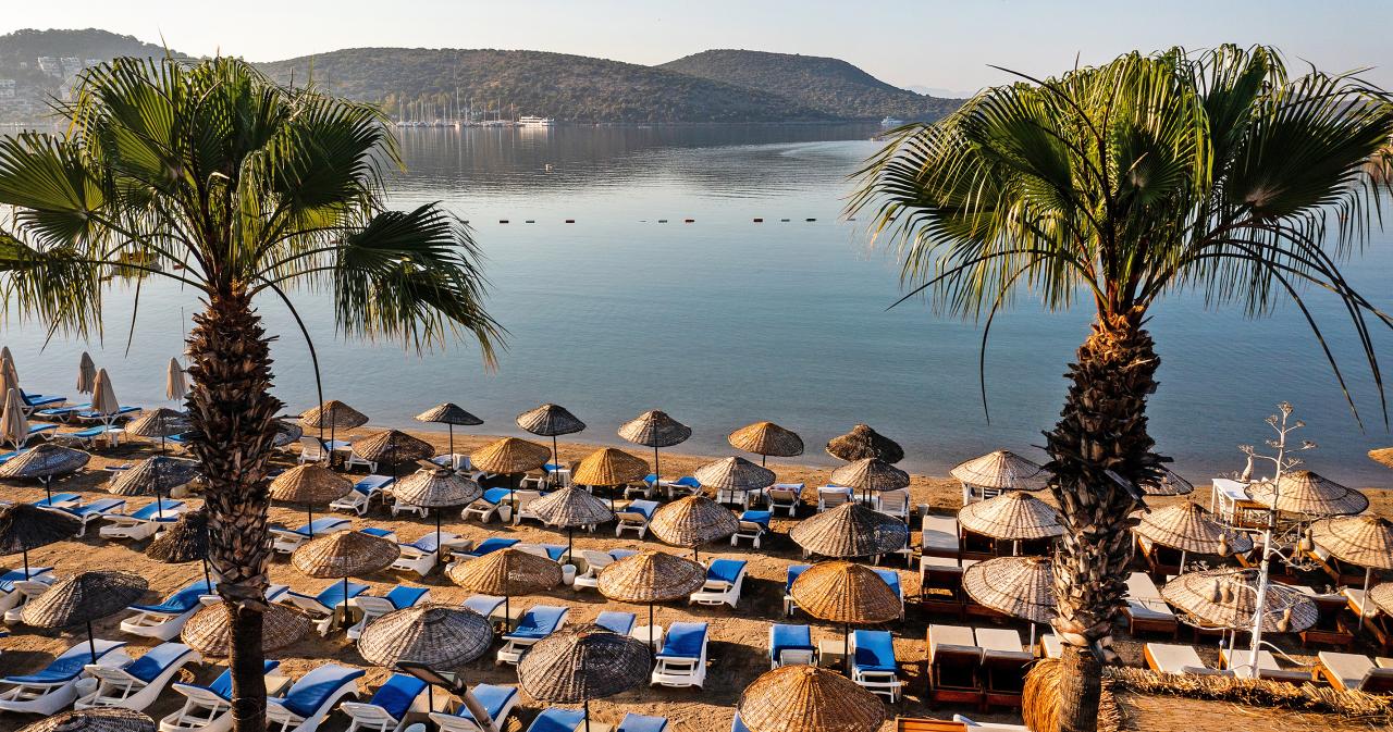 Costa-Bitezhan-BEACH-NEW-02