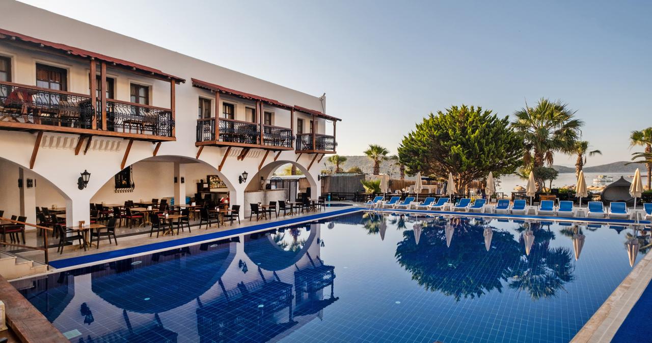 Costa-Bitezhan-POOL-NEW-02