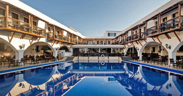 Costa-Bitezhan-POOL-NEW-03