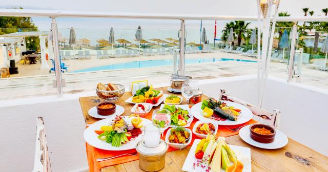 Charm-Beach-ALACARTE-RESTAURANT