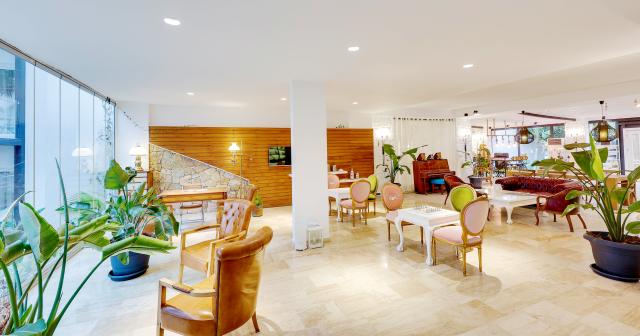 Charm-Beach-LOBBY