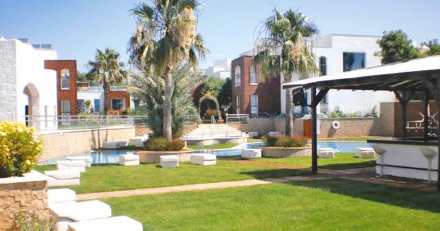 Costa-Luvi-GARDEN-01