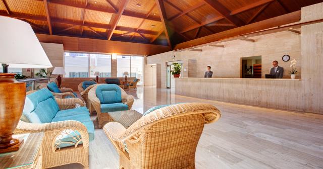 Grupotel-Mallorca-Mar-RECEPTION