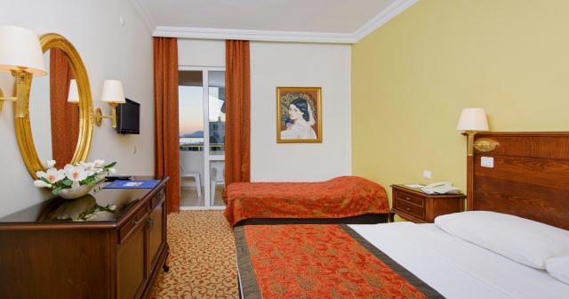 Antique-Roman-Palace-Museum-Hotel-STANDARD-ROOM-01