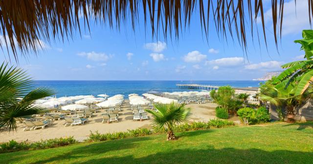 Antique-Roman-Palace-Museum-Hotel-BEACH-02