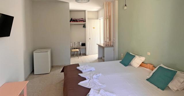Sunny-Garden-2025-ROOM