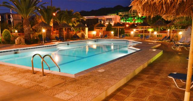 Sunny-Garden-NIGHT-POOL