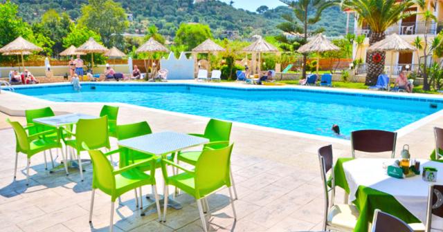 Sunny-Garden-POOL