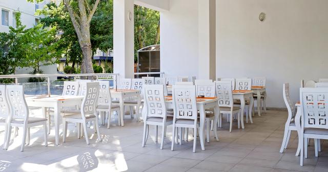Garden-Nevis-RESTAURANT-TERRACE