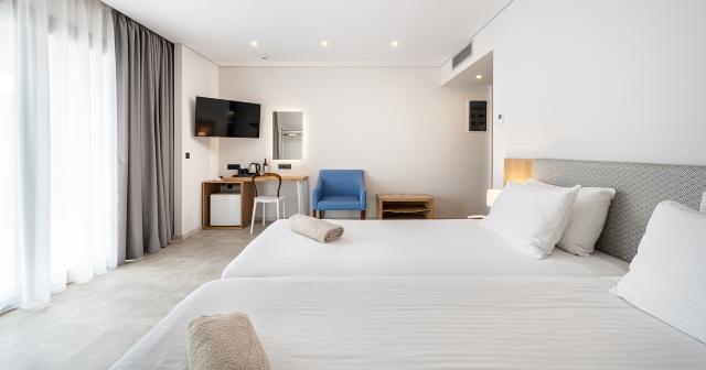 Athina-Palace-Resort-and-Spa-SUPERIOR-ROOM-02