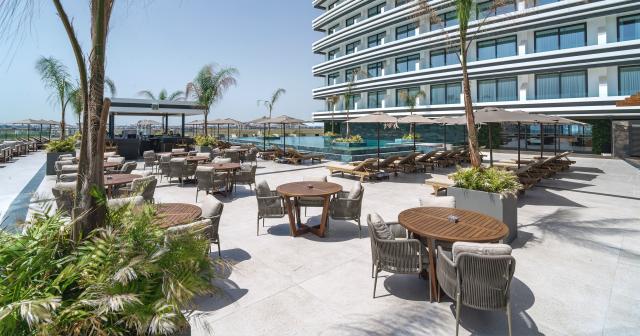 Grand-Sapphire-Resort-2024-POOL-BAR-02