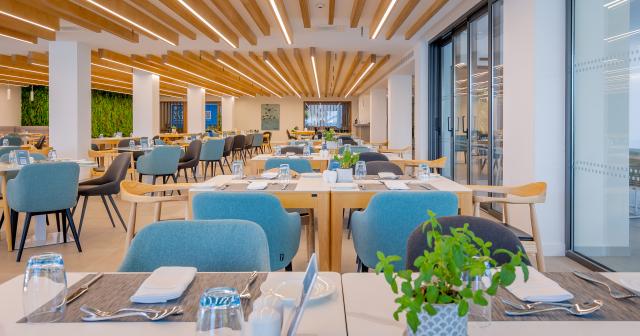 Radisson-Beach-Resort-RESTAURANT-01