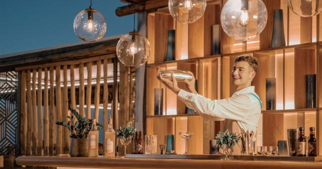 Mitsis-Rinela-Beach-Resort-and-Spa-2025-BAR-03