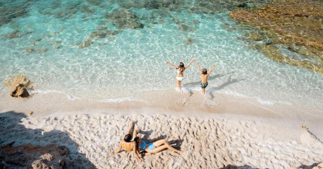 Mitsis-Rinela-Beach-Resort-and-Spa-2025-BEACH-02