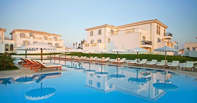 Mitsis-Selection-Laguna-POOL-02