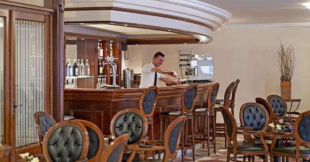 Mitsis-Petit-Palais-BAR
