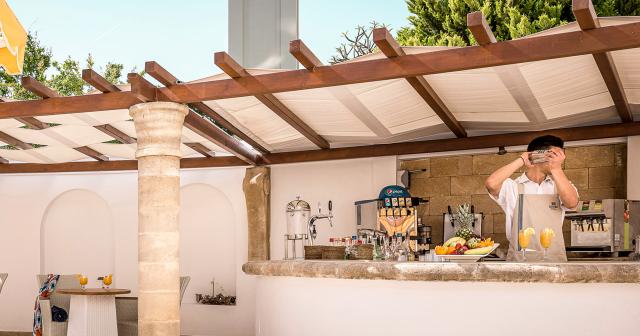 Mitsis-Petit-Palais-POOL-BAR