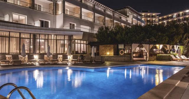 Be-Live-La-Cala-POOL-03