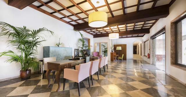 Be-Live-La-Cala-LOBBY