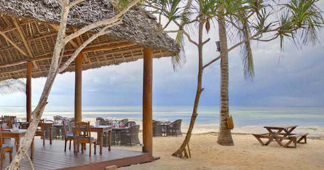 Sultan-Sands-Island-Resort-SEA-BAR