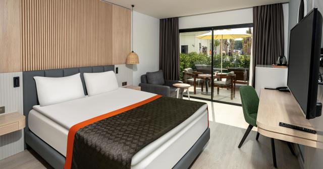 Swandor-Hotels-Resorts-Kemer-DELUXE-SWIM-UP-ROOM