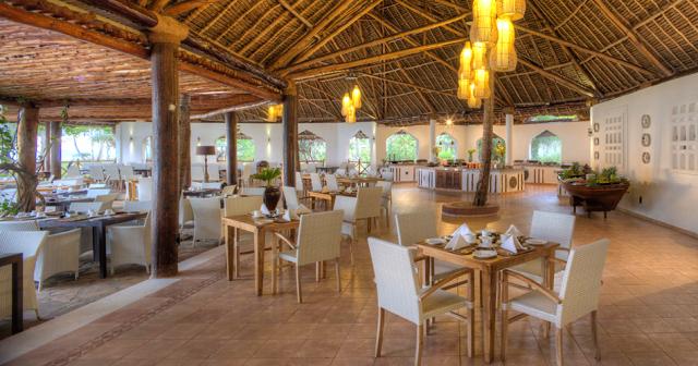 Bluebay-Beach-Resort-and-Spa-RESTAURANT-3
