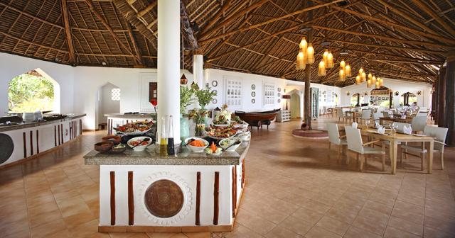 Bluebay-Beach-Resort-and-Spa-RESTAURANT-4
