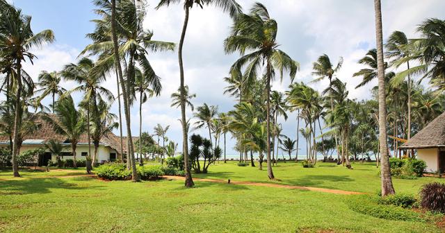 Bluebay-Beach-Resort-and-Spa-GARDEN-2