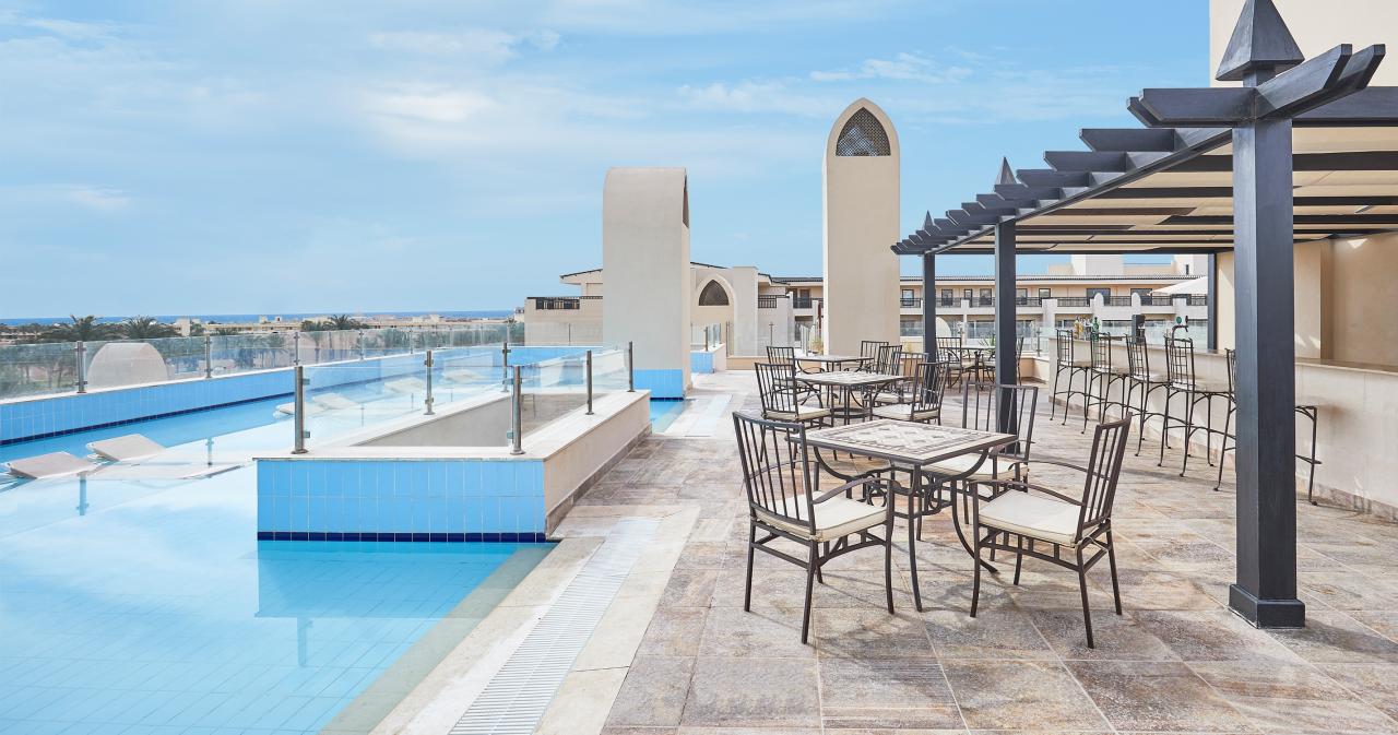 Steigenberger-Aqua-Magic-NEW-2025-POOL-BAR-02
