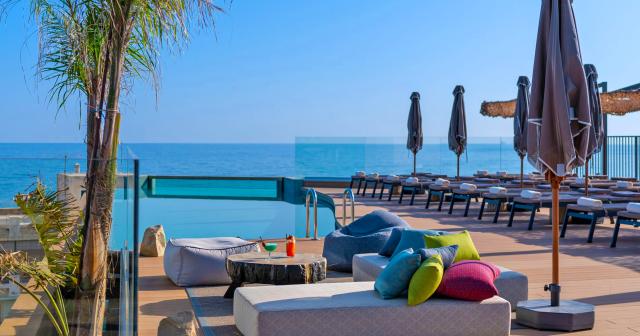 Minos-Ambassador-POOL-02