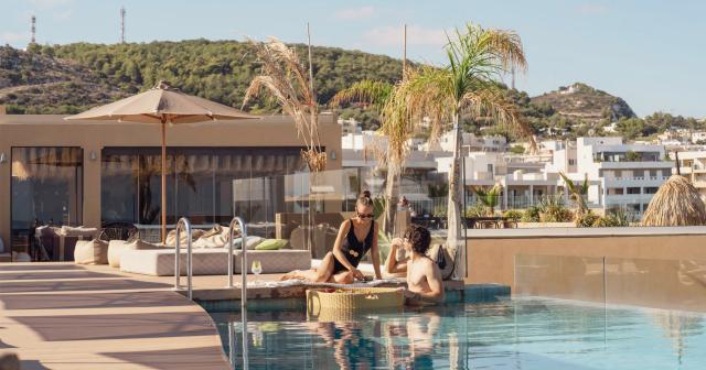 Minos-Ambassador-2025-NEW-POOL-02