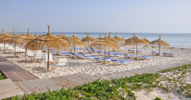 Sousse-Pearl-Marriott-Resort-Spa-BEACH-02