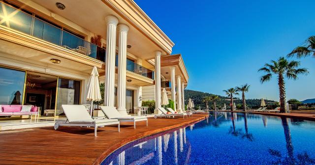 The-Plaza-Bodrum-DELUXE-SWIM-UP-POOL