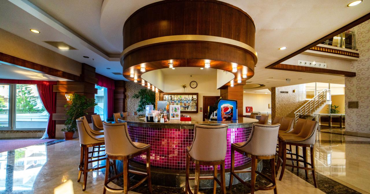 TURECKO-Vita-Silva-Resort-and-Spa-LOBBY-BAR