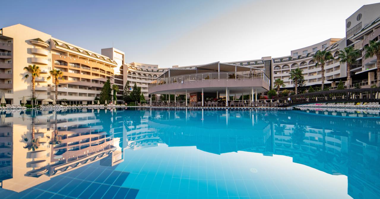 TURECKO-Vita-Silva-Resort-and-Spa-POOL-02