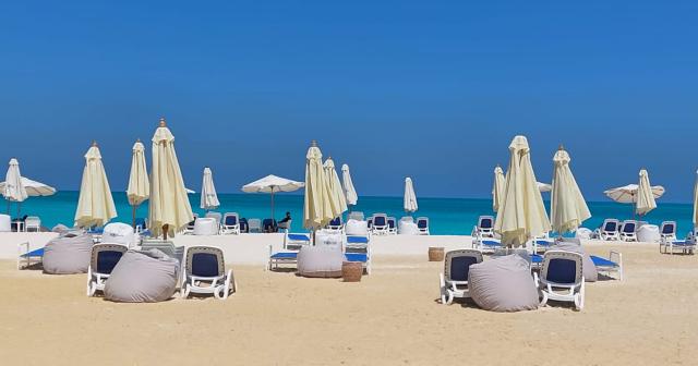Azur-One-Eleven-2025-BEACH-01