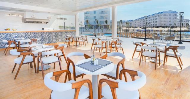 Azur-One-Eleven-RESTAURANT-02
