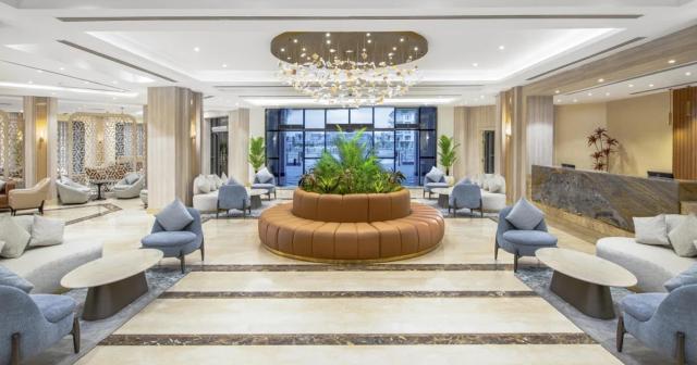 Azur-One-Eleven-LOBBY