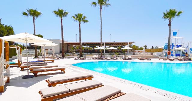Toxotis-Apartments-POOL