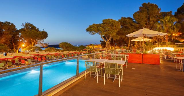 Dreams-Calvia-Mallorca-NIGHT-POOL
