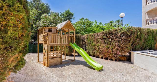 Ferrer-Lime-Isabel-KIDS-PLAYGROUND