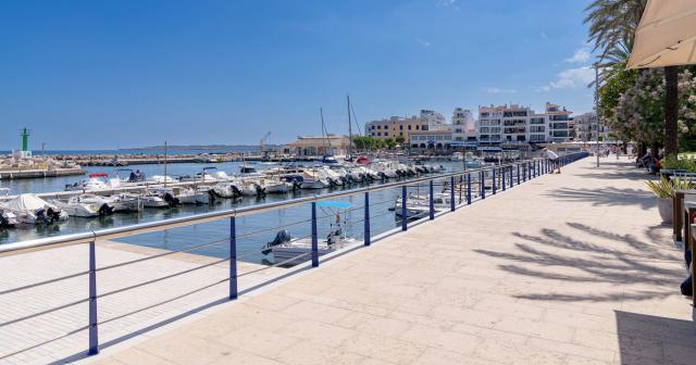 Ferrer-Lime-Isabel-CALA-BONA-HARBOUR