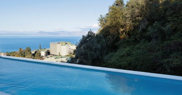 Mythos-Palace-POOL-INFINITY
