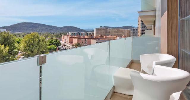 Melia-South-Beach-ROOM-BALCONY